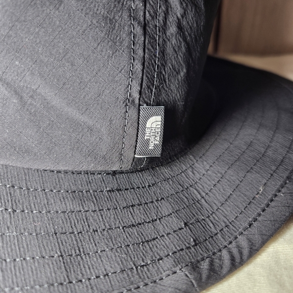 The North Face Classic Black Bucket Hat Size S-M - Picture 7 of 8